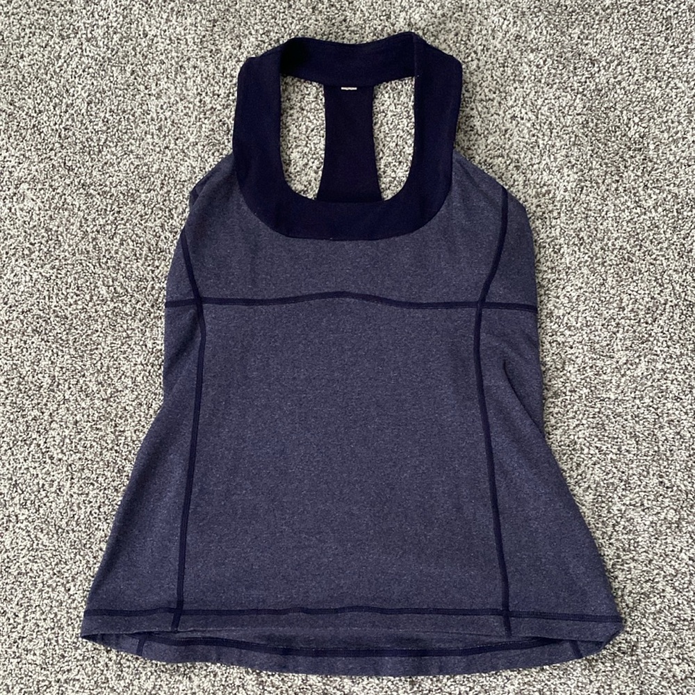 Lululemon Tank Top Purple Sports Bra Womens sz 8 Scoop Neck yoga gym dance